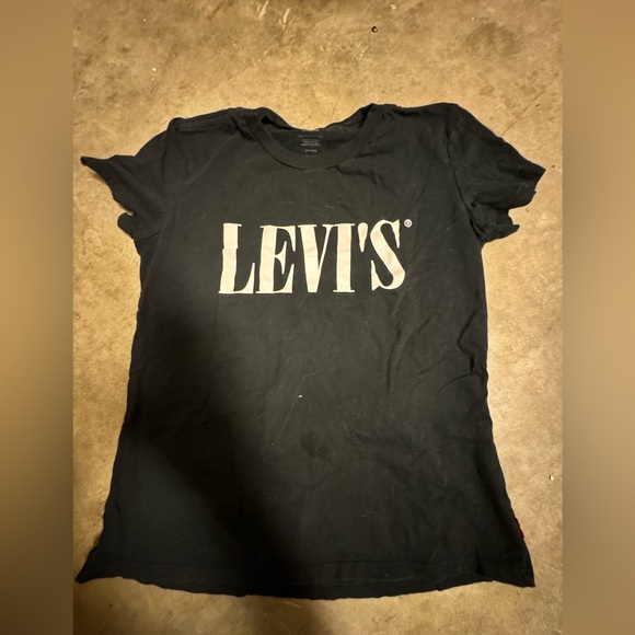 Levi’s black t-shirt - Picture 1 of 2